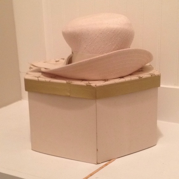 Vintage Linen Hat - Picture 7 of 7